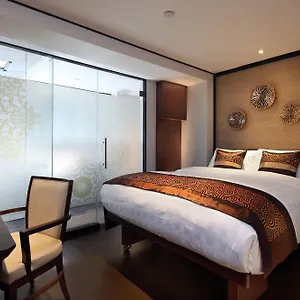 4* Отель Clover 33 Jalan Sultan